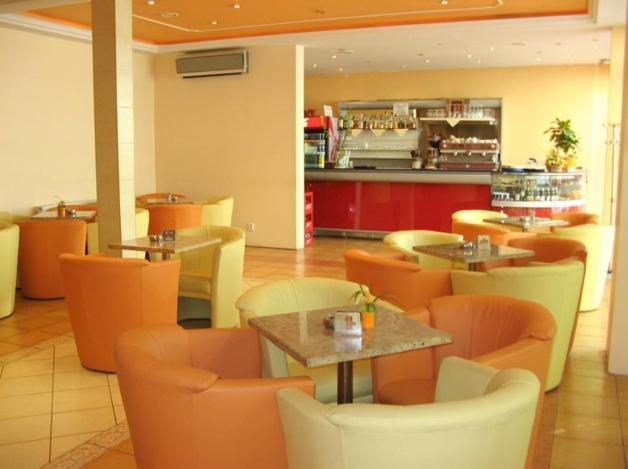 Hotel Nivy Bratislava Bagian luar foto