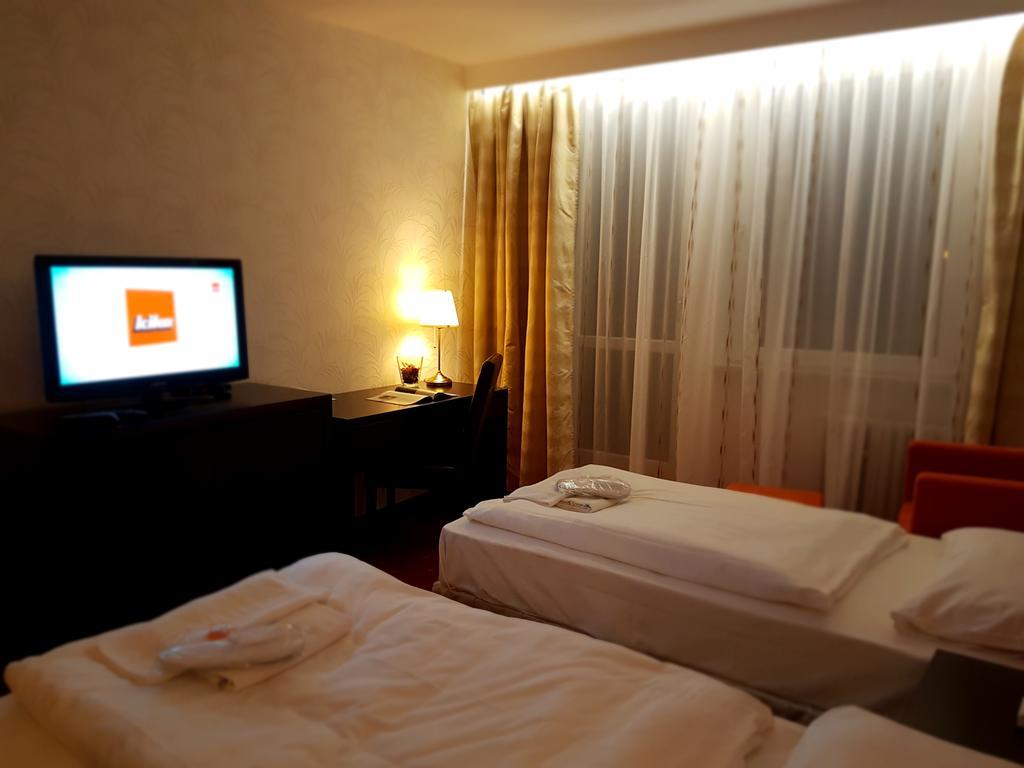 Hotel Nivy Bratislava Bagian luar foto