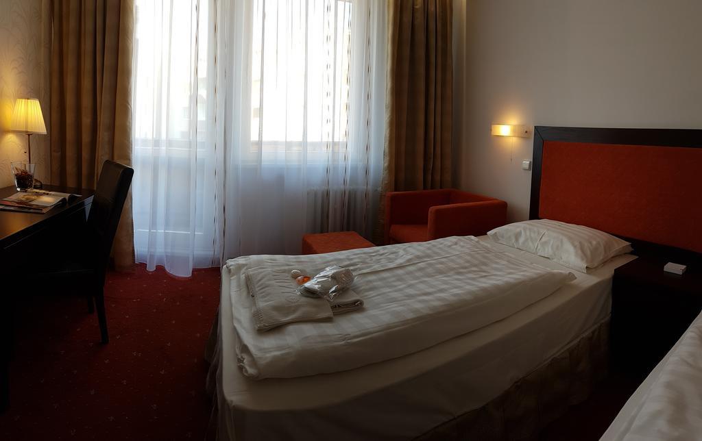 Hotel Nivy Bratislava Bagian luar foto