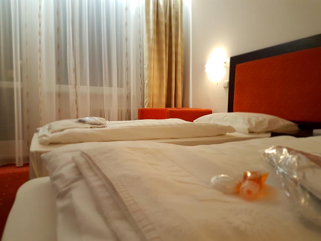 Hotel Nivy Bratislava Bagian luar foto