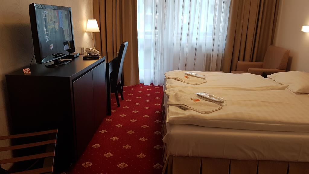 Hotel Nivy Bratislava Bagian luar foto