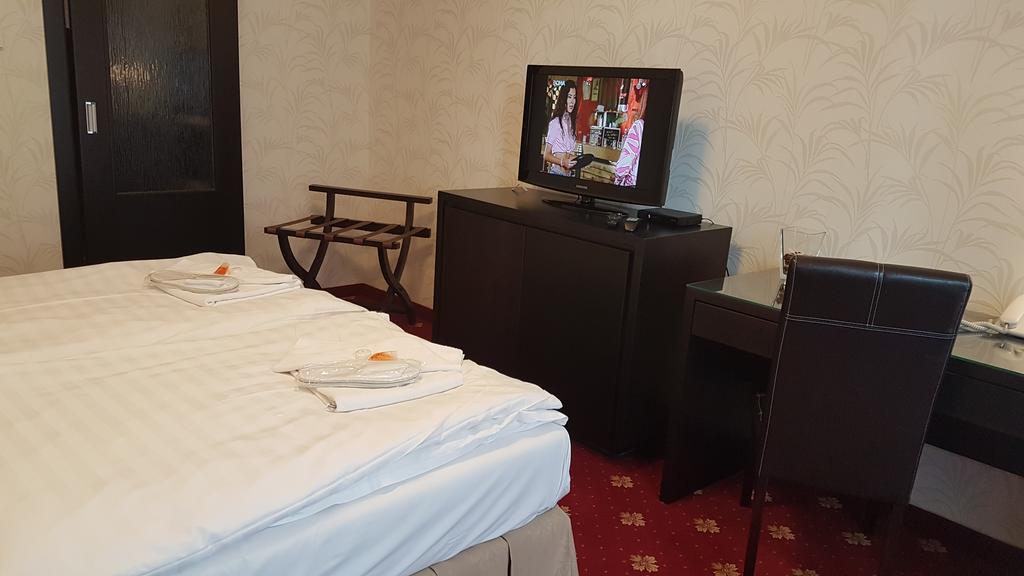 Hotel Nivy Bratislava Bagian luar foto