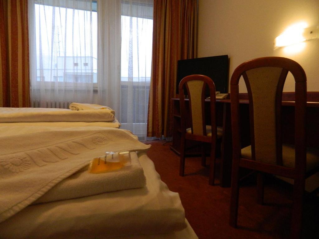 Hotel Nivy Bratislava Ruang foto