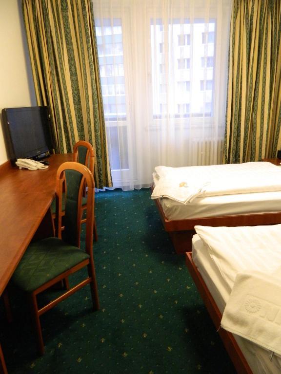 Hotel Nivy Bratislava Bagian luar foto
