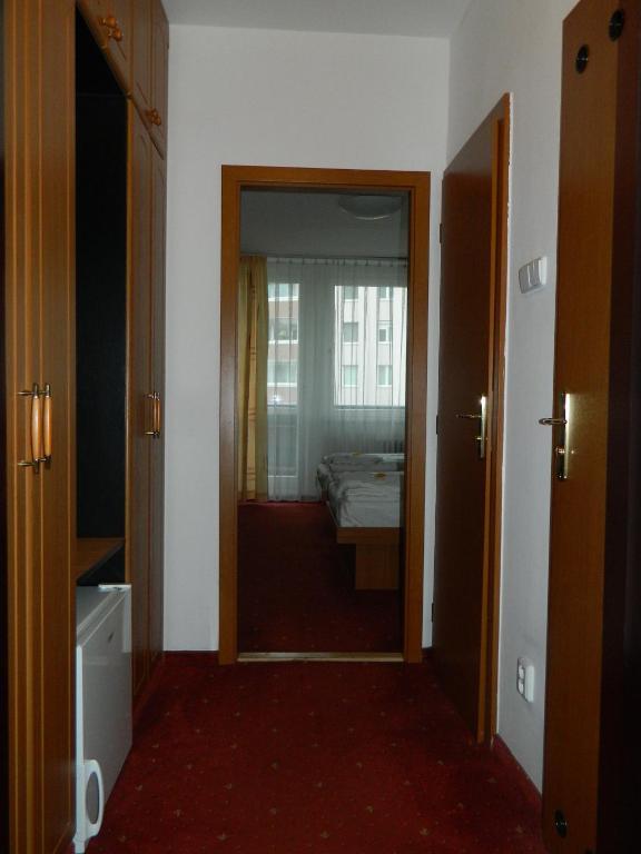 Hotel Nivy Bratislava Bagian luar foto