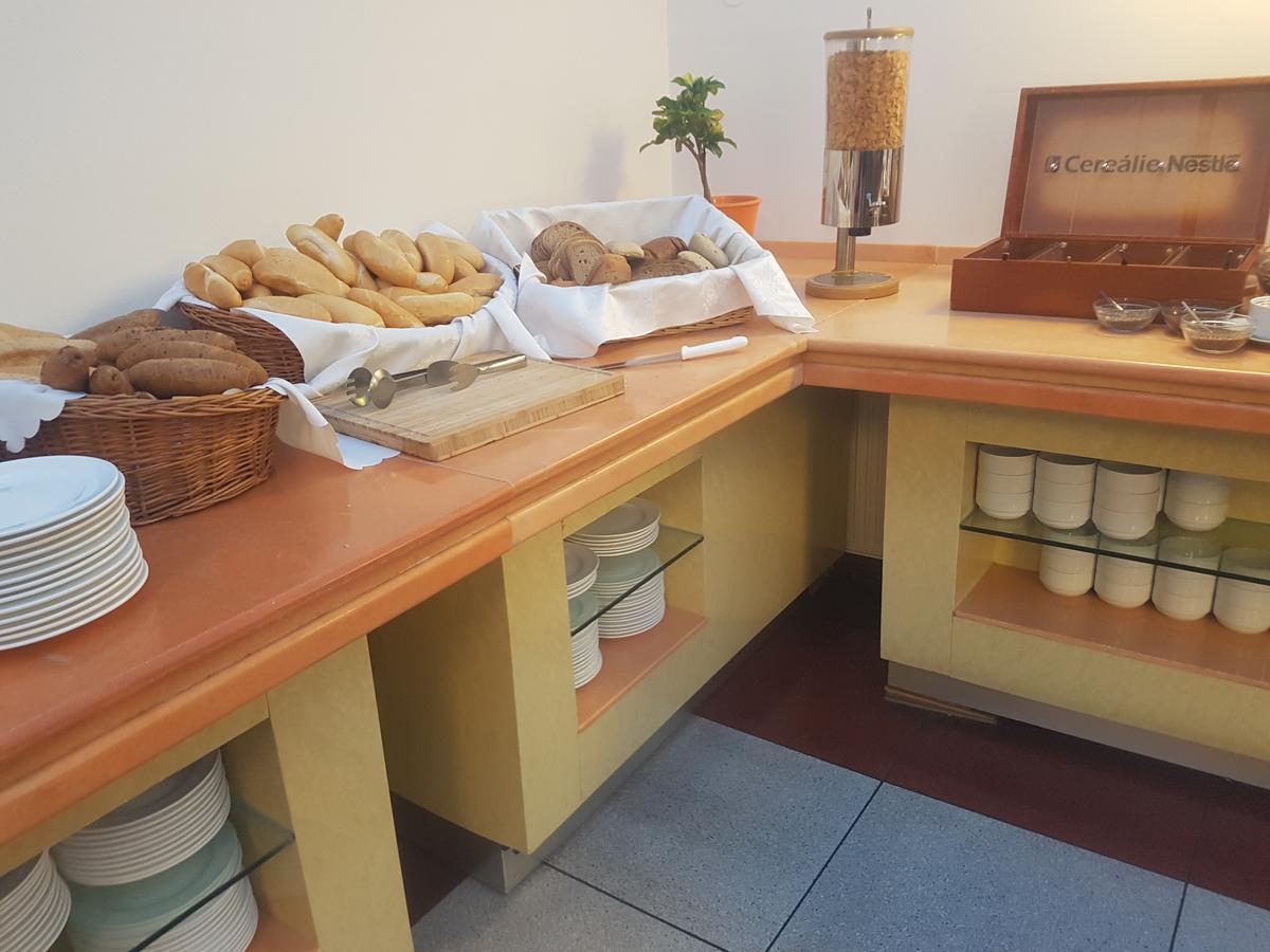 Hotel Nivy Bratislava Bagian luar foto